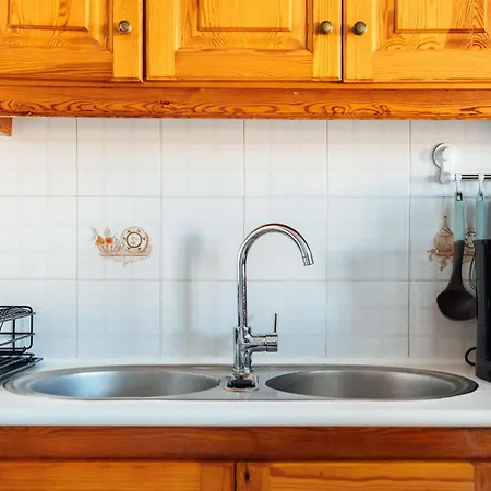 Beachfront With A View アパート クシロカストロ