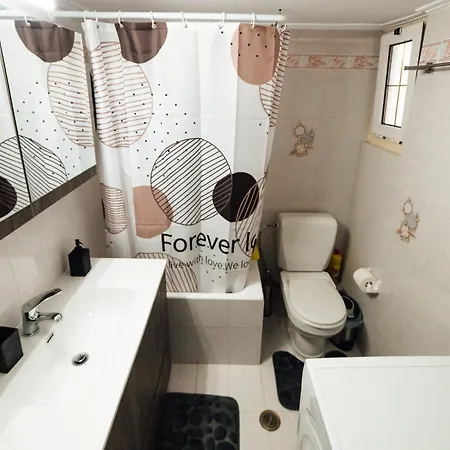 Beachfront With A View アパート クシロカストロ