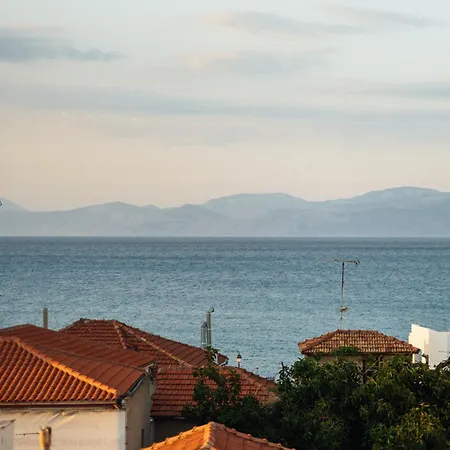 Beachfront With A View Apartamento Xylokastro